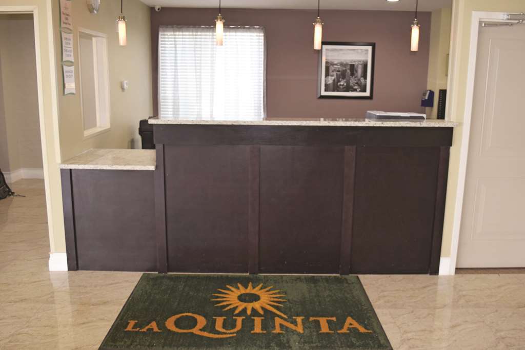 La Quinta Inn & Suites Far Rockaway - Beach Hotel New York Dalaman gambar