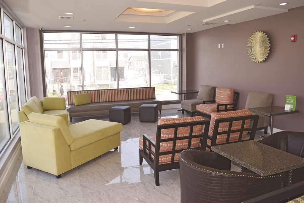 La Quinta Inn & Suites Far Rockaway - Beach Hotel New York Dalaman gambar