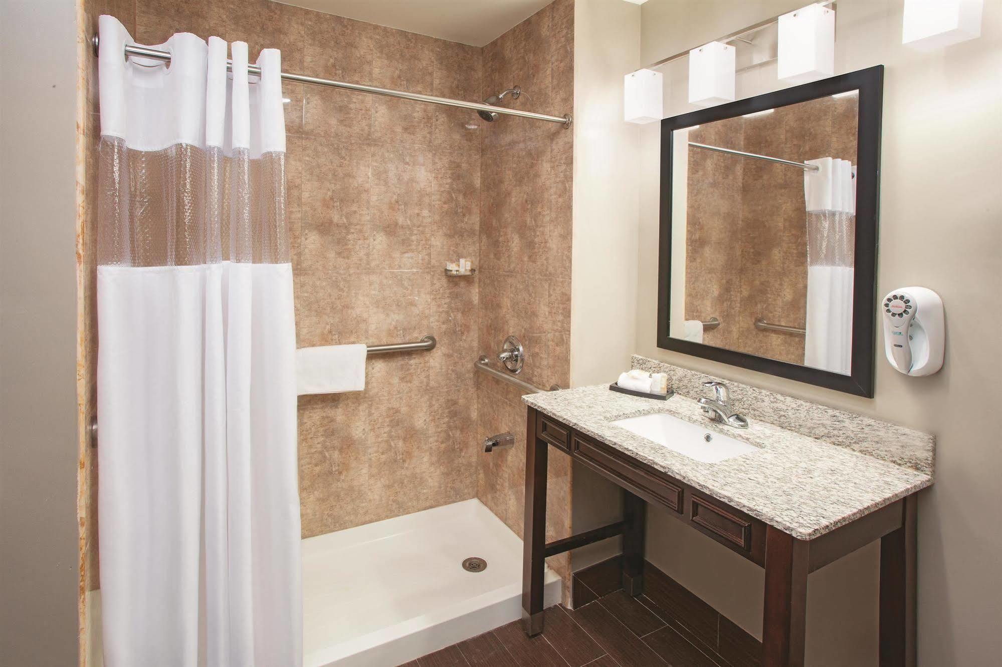 La Quinta Inn & Suites Far Rockaway - Beach Hotel New York Luaran gambar